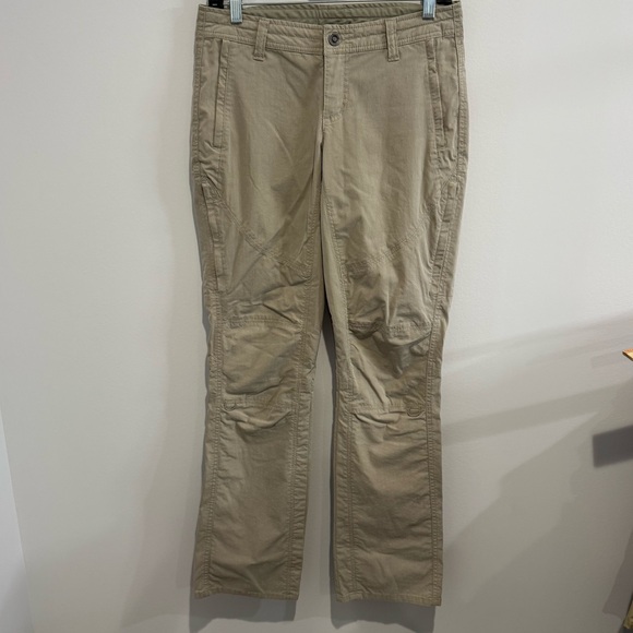 Kuhl Pants - Kuhl Women’s Spire Roll Up Cargo Pants Short Khaki Gorpcore Hiking Travel